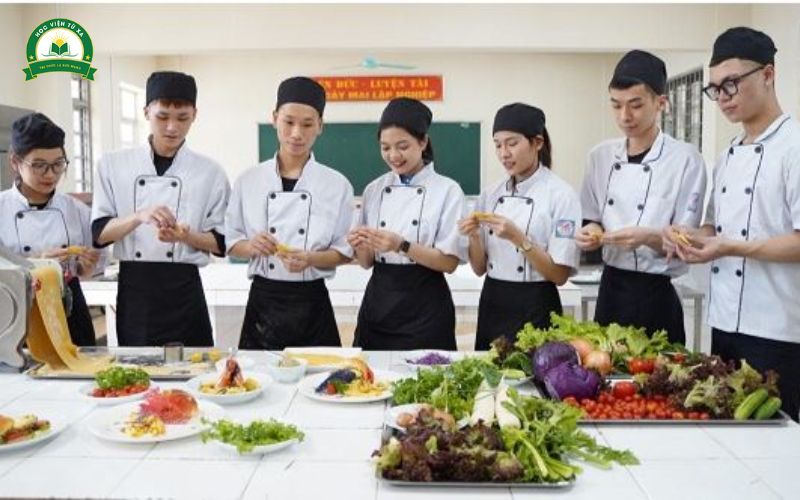 Có nên đăng ký học Trường đào tạo Kỹ thuật chế biến món ăn online không?
