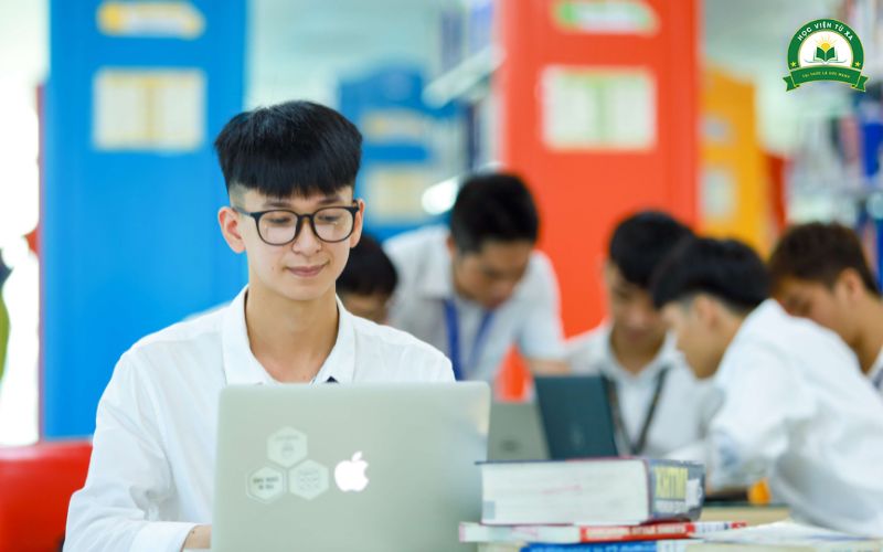 Tốt nghiệp Trường đào tạo Trung cấp ngành Công nghệ thông tin ra làm gì?