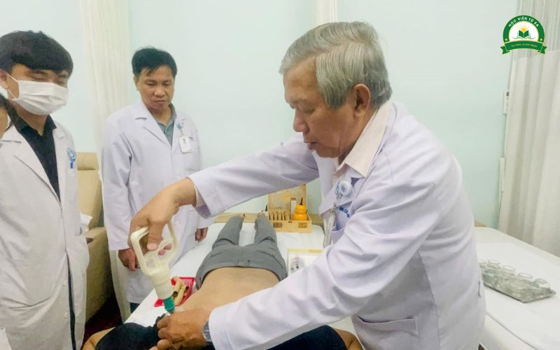 Vì sao Y học cổ truyền giờ lại nhiều người học?