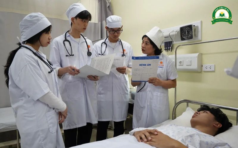 Chương trình đào tạo Trung cấp Y sĩ đa khoa thực hành không hay chỉ học lý thuyết?