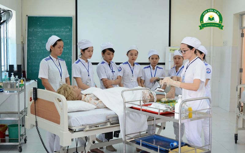 Chương trình đào tạo Trung cấp Y sĩ đa khoa