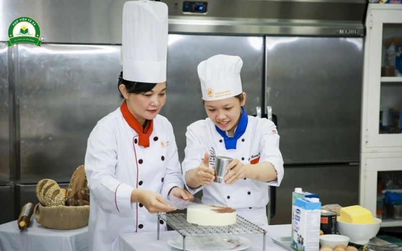 Học liên thông ngành Kỹ thuật chế biến món ăn xong ra làm gì?