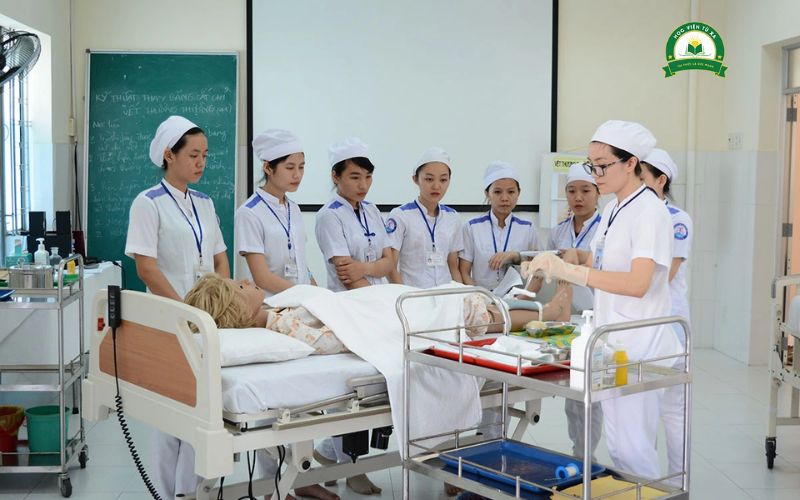 Học Liên thông ngành Y sĩ đa khoa có khó không?