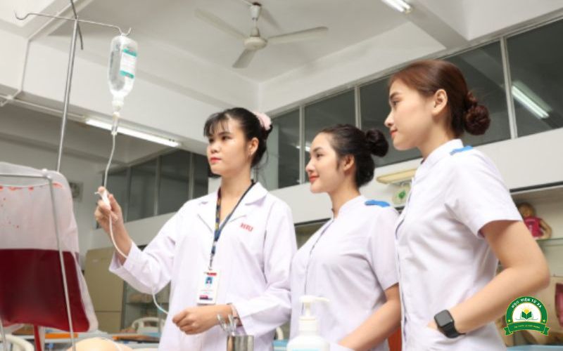Học liên thông Từ xa ngành Điều dưỡng có khó không?