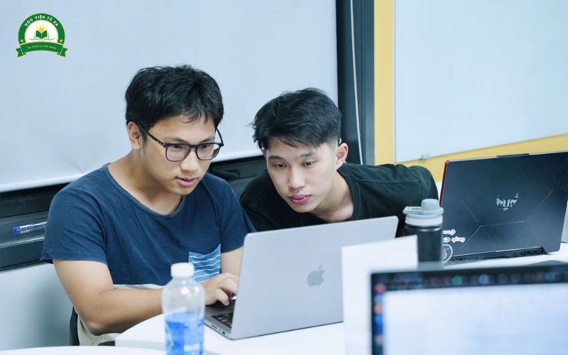 Liên thông Trung cấp Công nghệ thông tin lên Đại học là học cái gì?