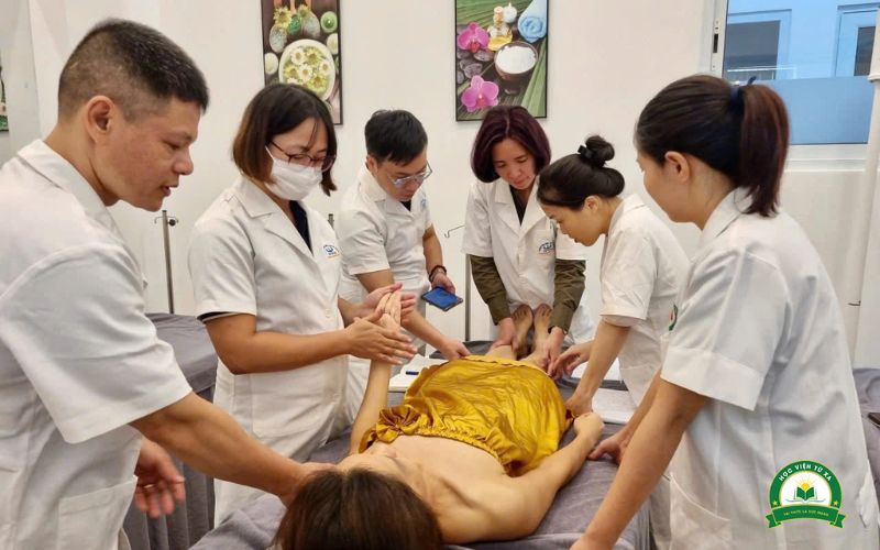 Liên thông Trung cấp lên Cao đẳng Y học cổ truyền là gì?