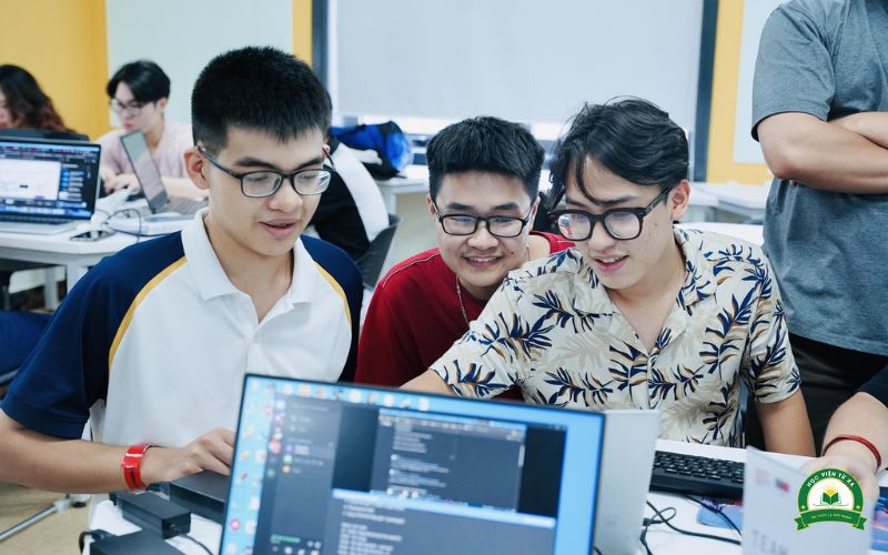 Nên chọn Liên thông Trung cấp ngành Công nghệ thông tin như thế nào cho ổn?