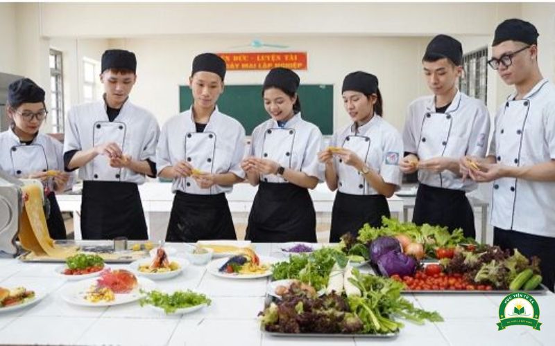 Vì sao nhiều người chọn học Chương trình đào tạo ngành Kỹ thuật chế biến món ăn?