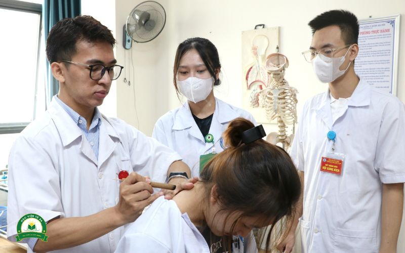 Vì sao nhiều người chọn học liên thông Cao đẳng Y học cổ truyền?