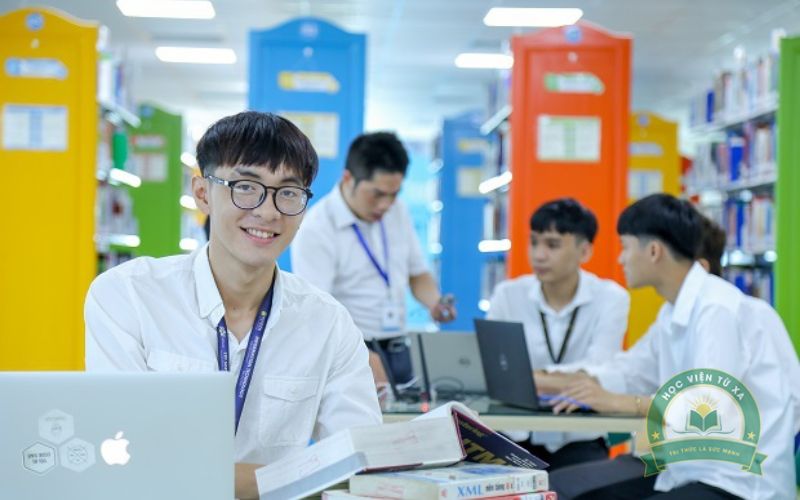 Đối tượng phù hợp đăng ký học liên thông Trung cấp ngành Công nghệ thông tin online