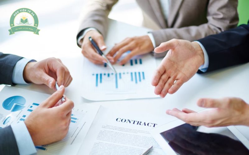Trung cấp Quản trị doanh nghiệp học cuối tuần có phù hợp với người đi làm không?