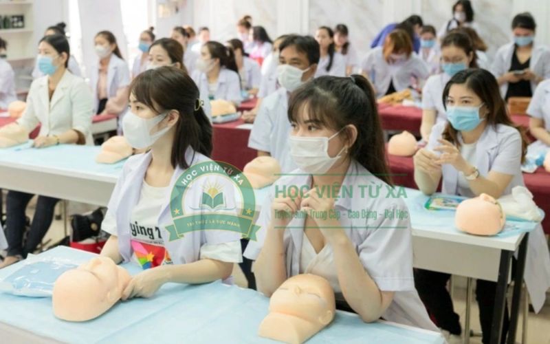 Học xong Cao đẳng Chăm sóc sắc đẹp học online có thể làm gì?