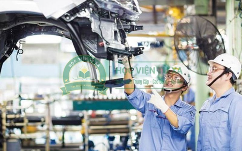Học xong Trung cấp Công nghệ ô tô học ngoài giờ hành chính làm được gì?
