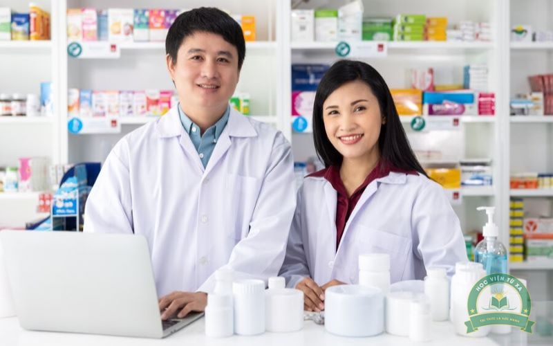 Trung cấp Dược học cuối tuần có phù hợp với người đi làm không?