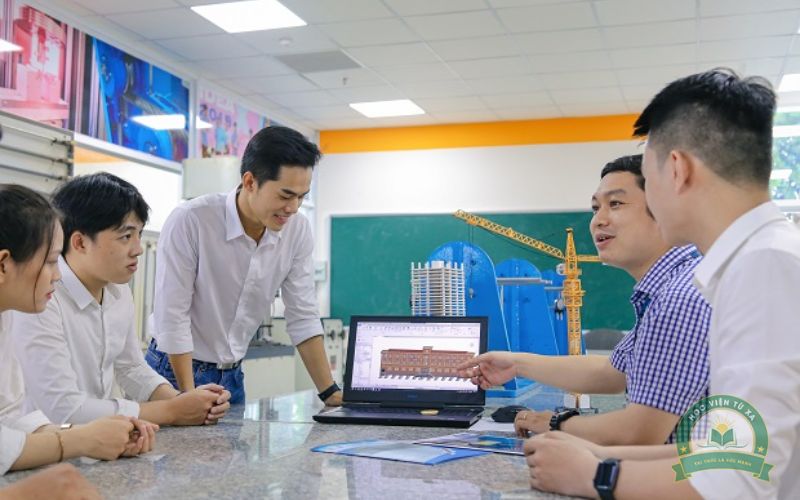 Trung cấp Kỹ thuật xây dựng học cuối tuần có phù hợp với người đi làm không?