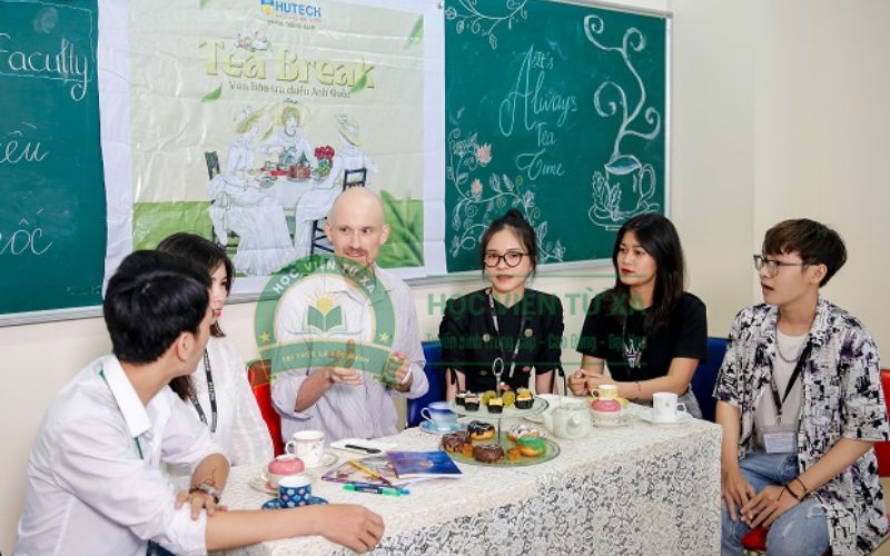 Trung cấp Tiếng Anh học cuối tuần học những gì?