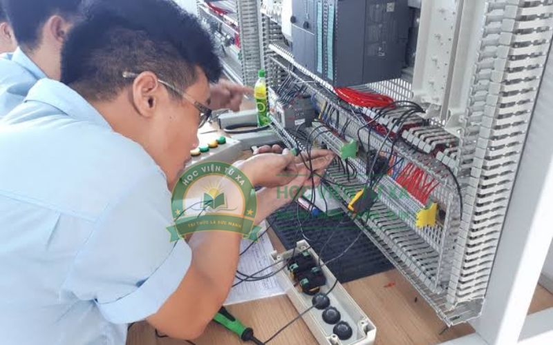 Trường đào tạo Trung cấp Điện công nghiệp học online