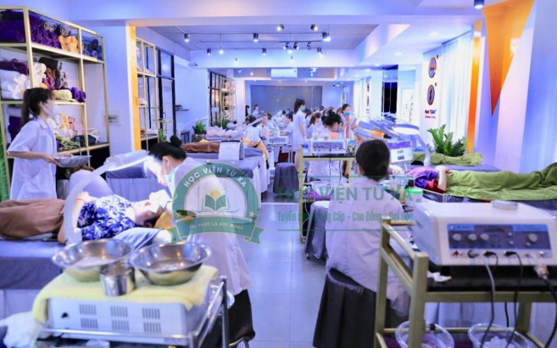 Học ngành thẩm mỹ làm đẹp
