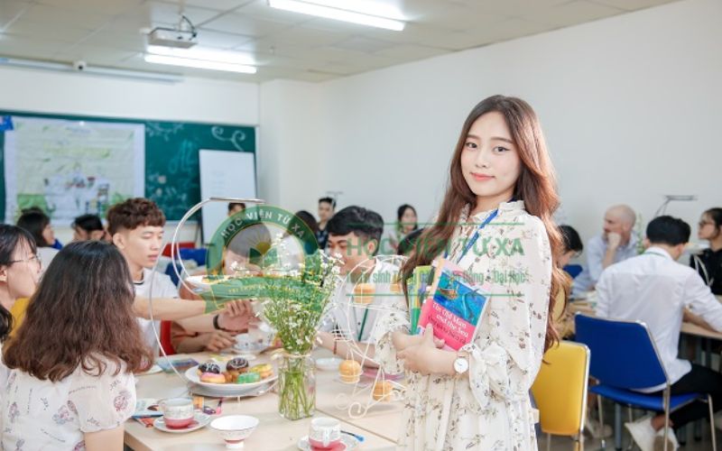 Khóa học ngành Tiếng Anh online phù hợp với những ai?