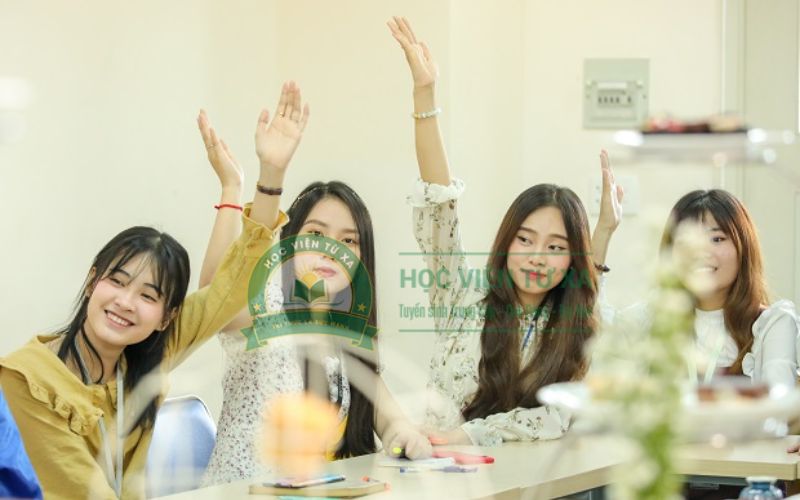 Ngành Tiếng Anh học online có khó không?