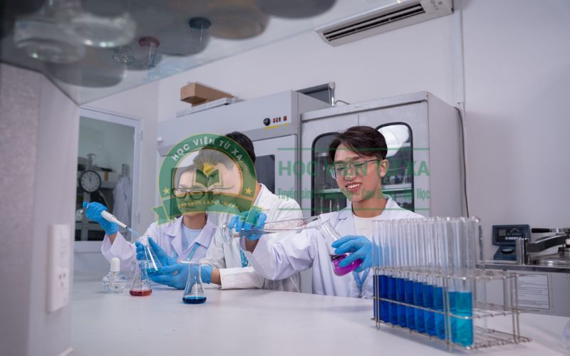 Trường Trung cấp Thẩm Mỹ
