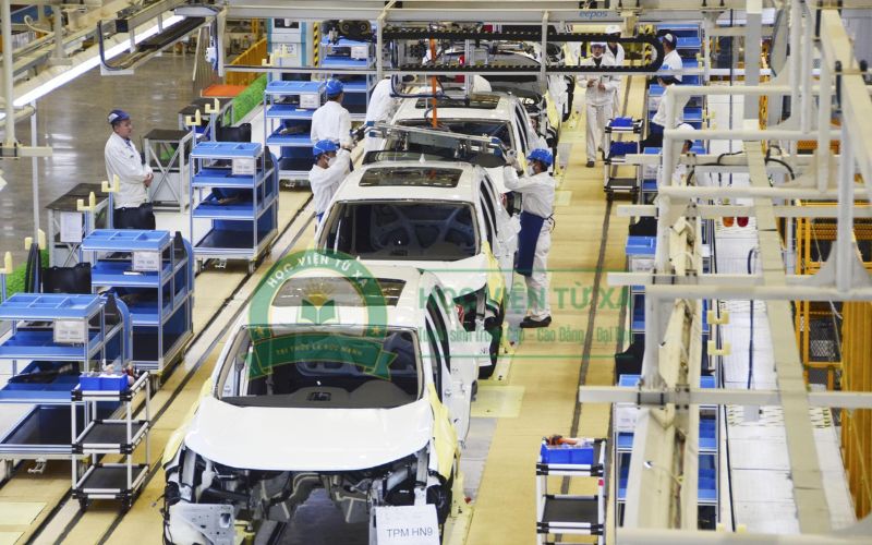 Vì sao người bận rộn lại chọn Công nghệ ô tô học ngoài giờ hành chính?