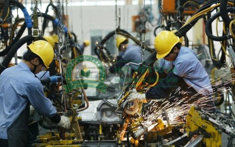Học Trung cấp Cơ khí