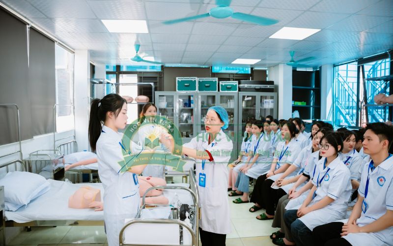 Khóa học Cao đẳng Điều dưỡng học online