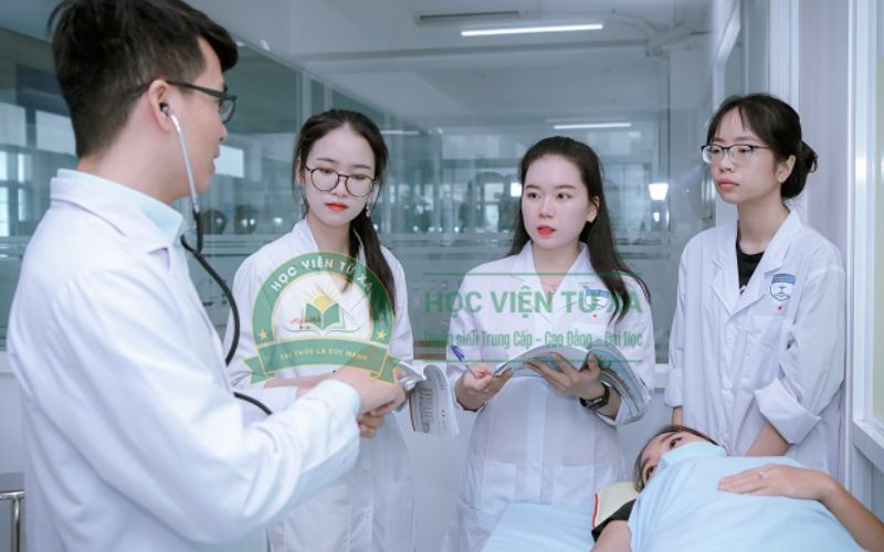 Tìm hiểu Khóa học Cao đẳng Điều dưỡng học online